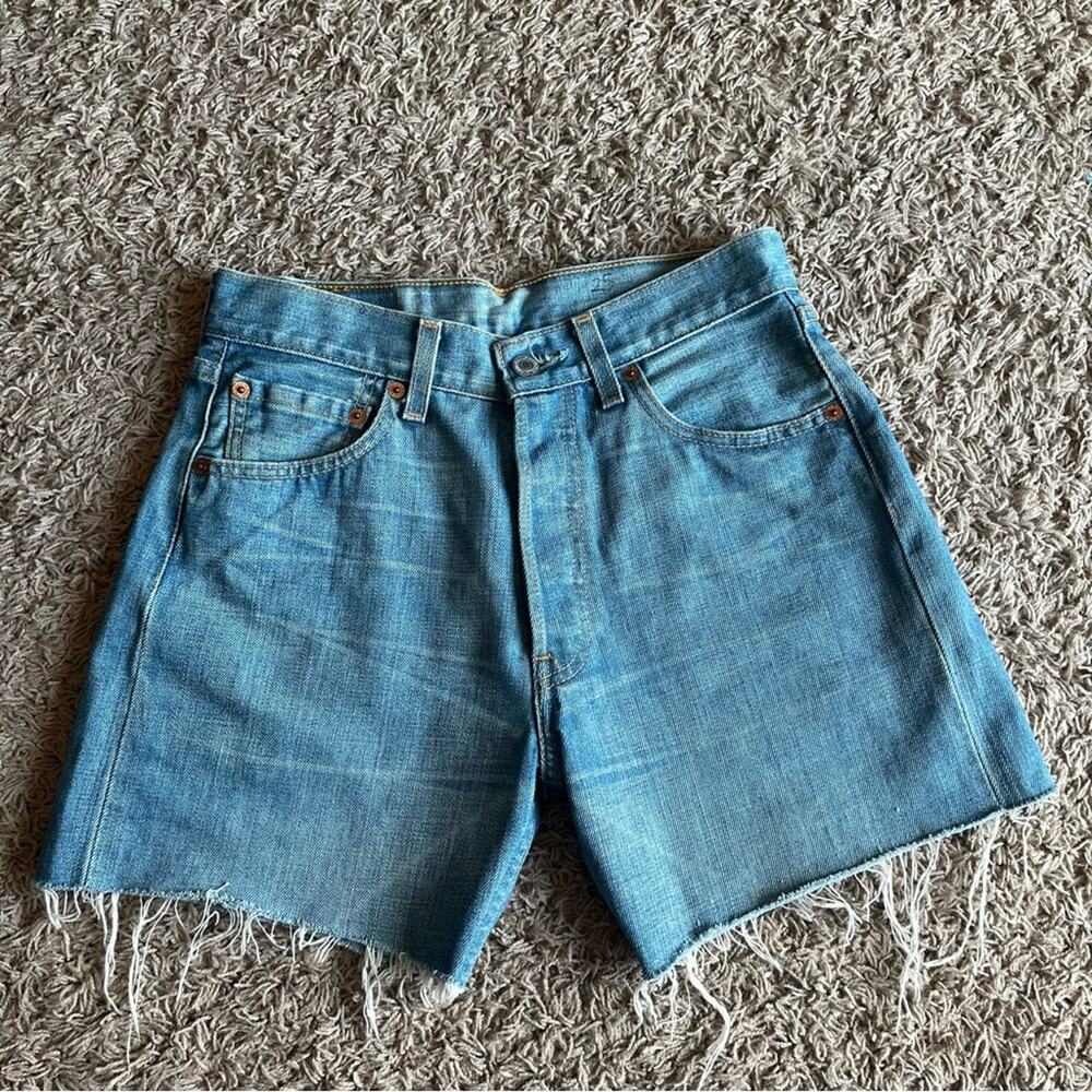 Levi Strauss & Co Light Wash Jean Shorts Size 28